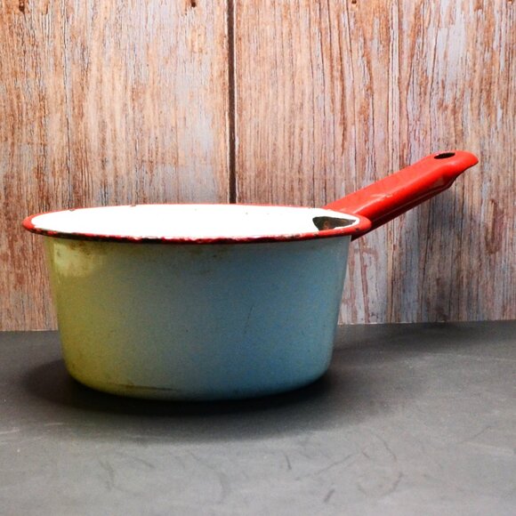 Country Farmhouse Kitchen Decor Charm Red White Enamel Pot Grandma Core 1930s - Picture 3 of 4